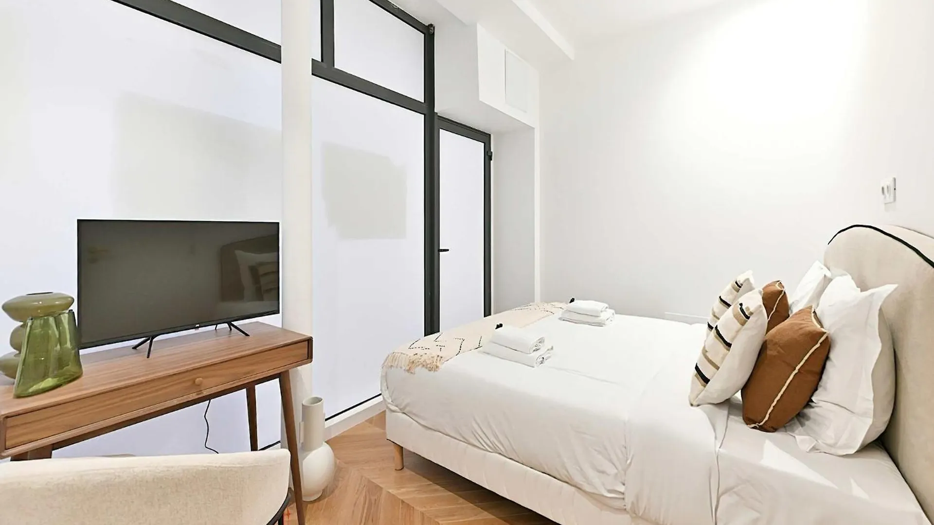 Apartment New Flat With Ac Porte Maillot Arc De Triomphe Paris France